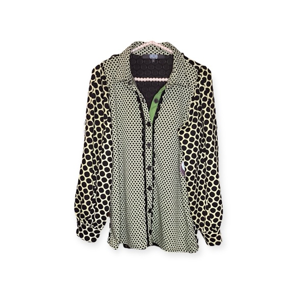Eva Franco unique button up top in a size 8 - no material tag / likely a sample - Picture 5 of 14